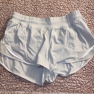 Lulu Hotty Hot 2.5 White Shorts